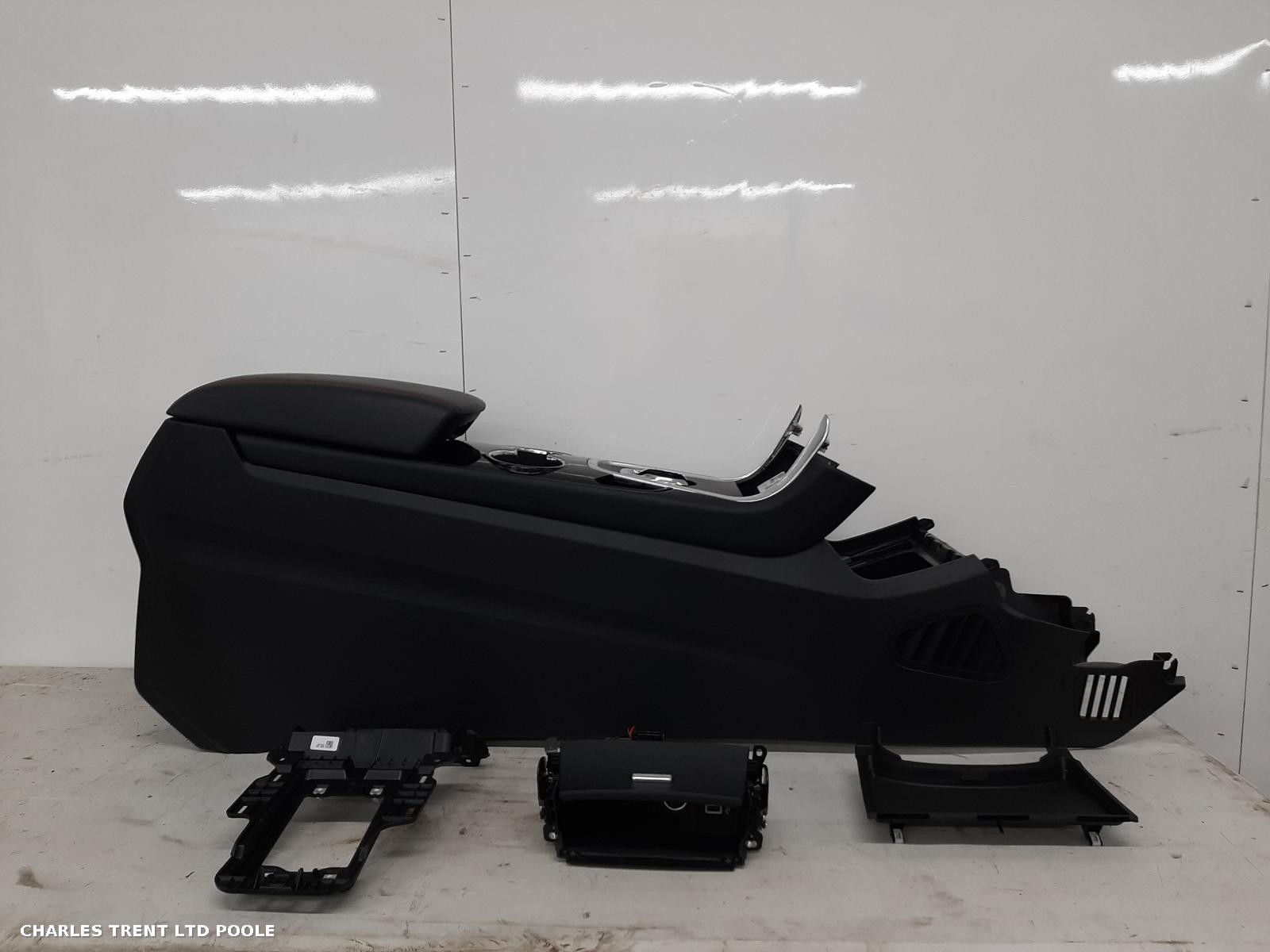 2019 - FORD - S MAX - CENTRE CONSOLE