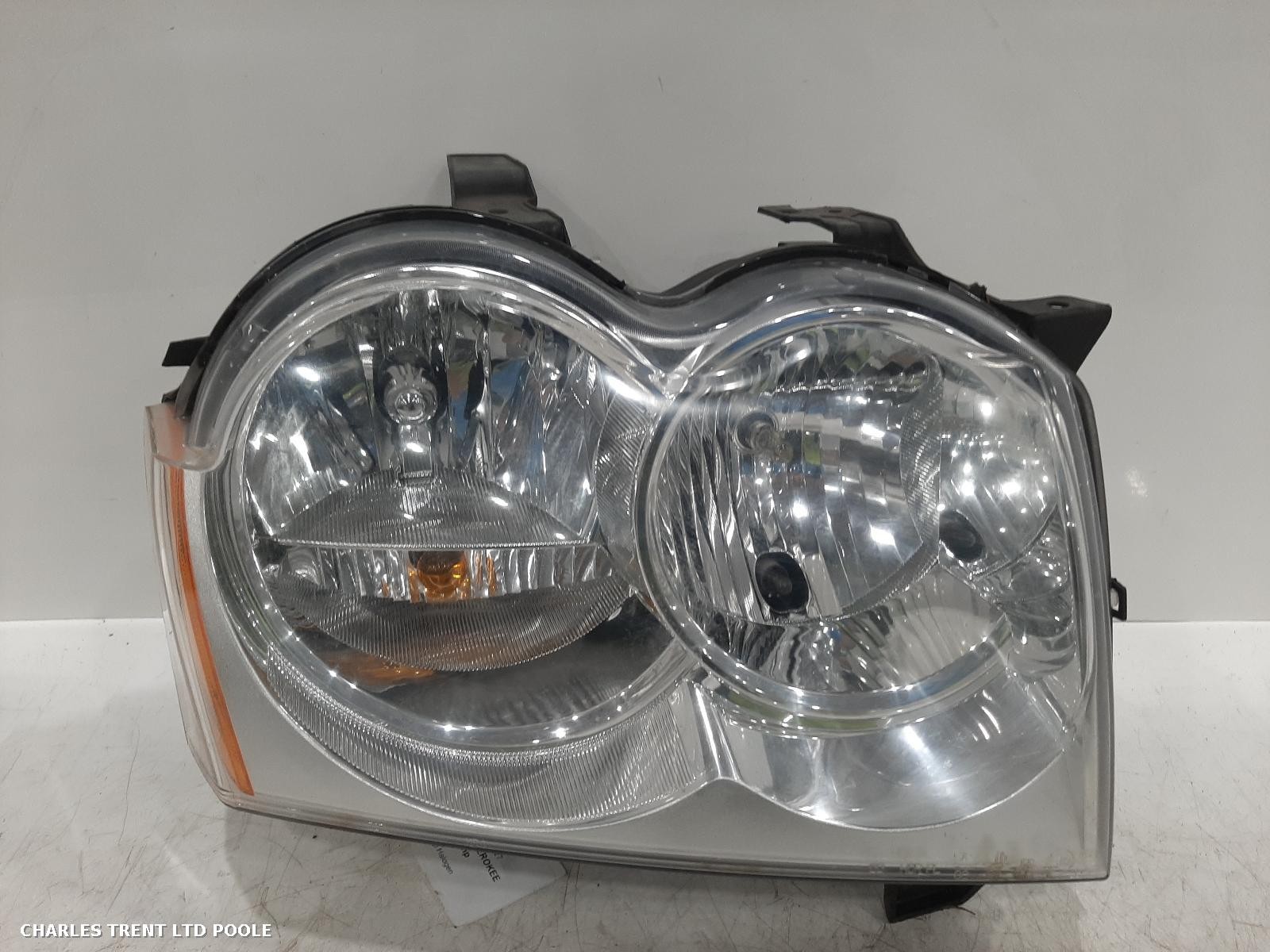 2006 - JEEP - GRAND CHEROKEE - HEADLIGHT / HEADLAMP (RIGHT / DRIVER SIDE)