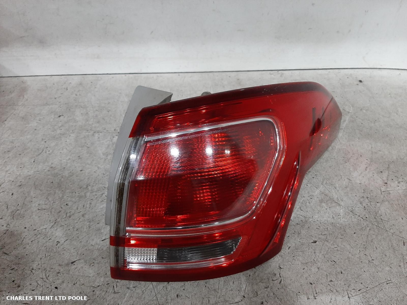 2015 - FORD - B MAX - TAIL LIGHT / REAR LIGHT (RIGHT / DRIVER SIDE)