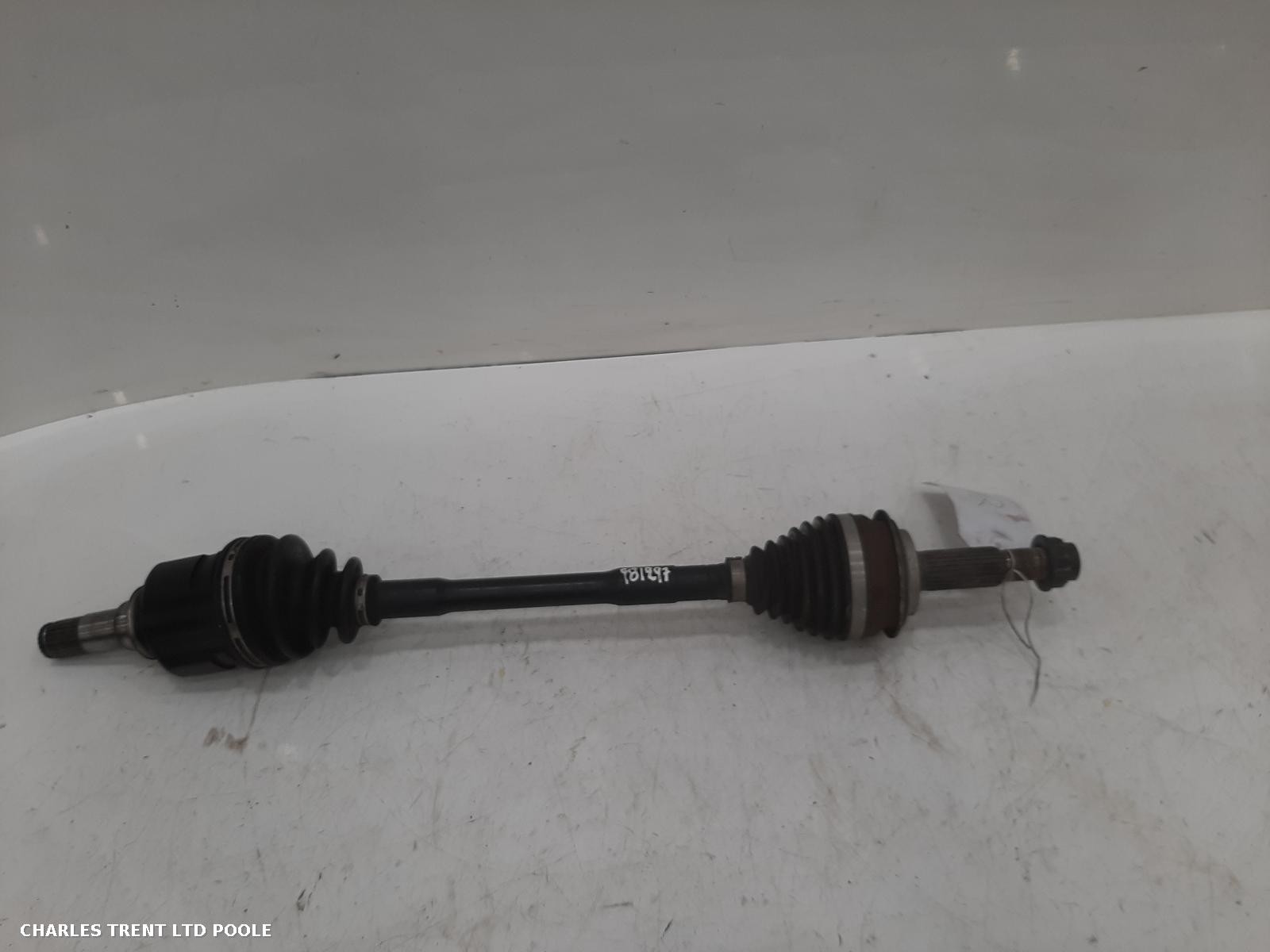 2013 - TOYOTA - YARIS - DRIVESHAFT (LEFT / PASSENGER SIDE)