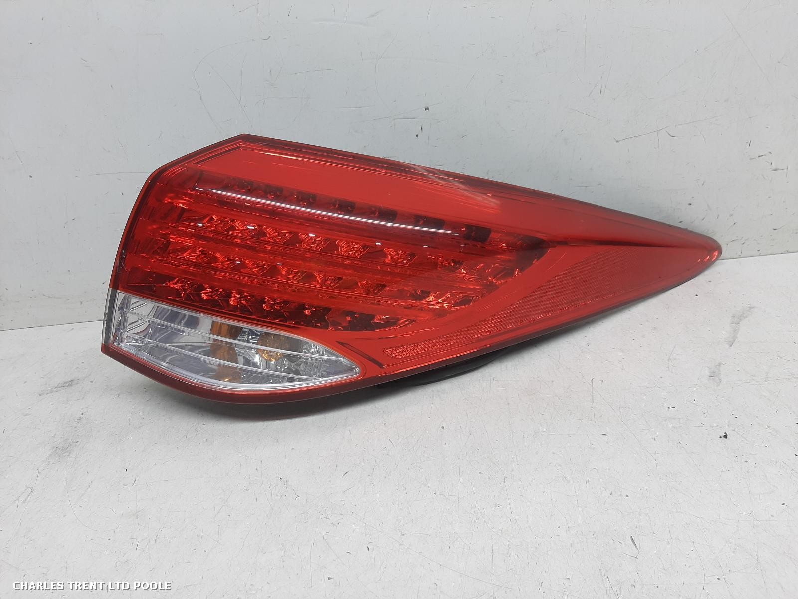 2015 - HYUNDAI - I40 - TAIL LIGHT / REAR LIGHT (RIGHT / DRIVER SIDE)