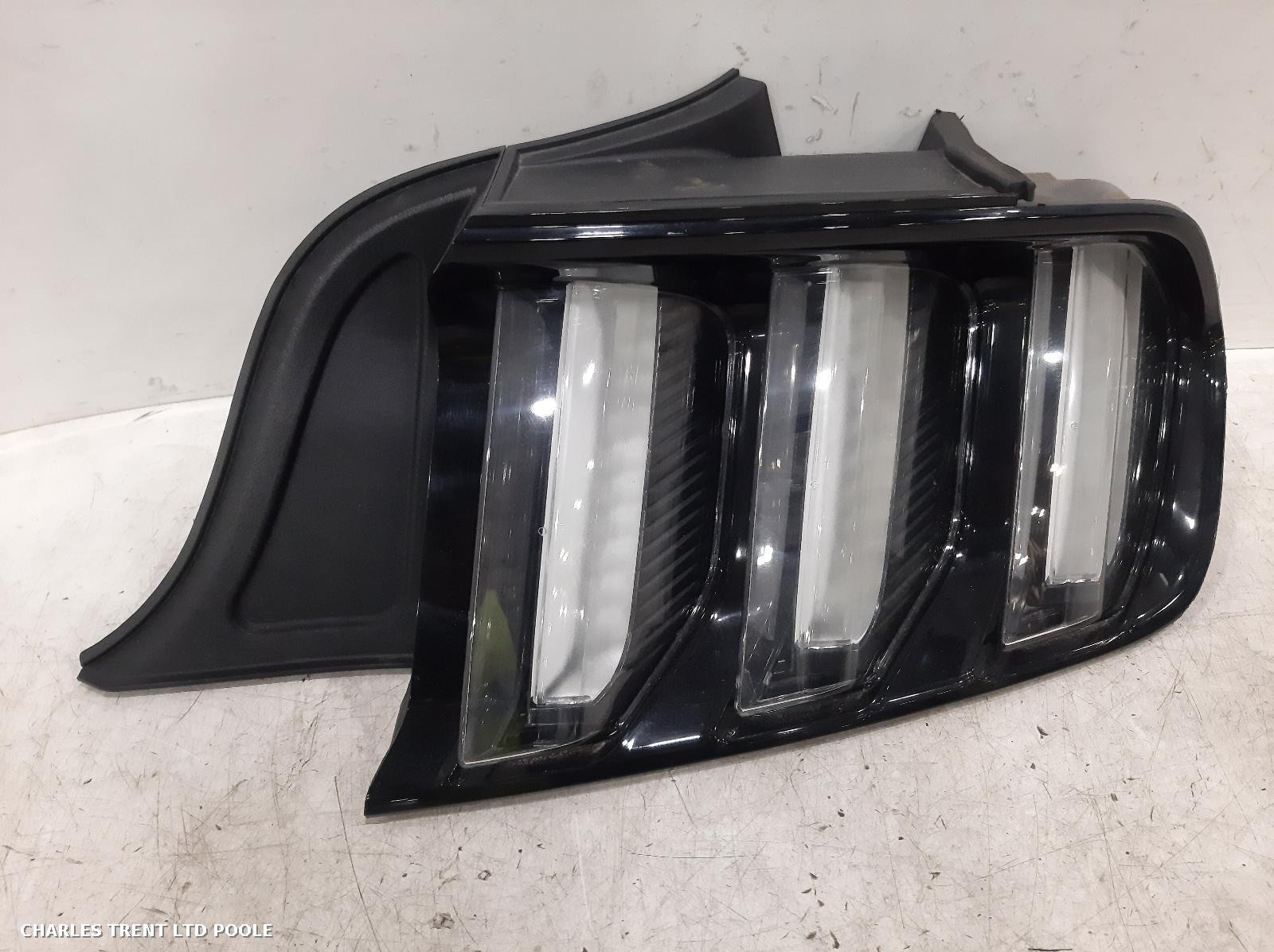 2018 - FORD - MUSTANG - TAIL LIGHT / REAR LIGHT (RIGHT / DRIVER SIDE)