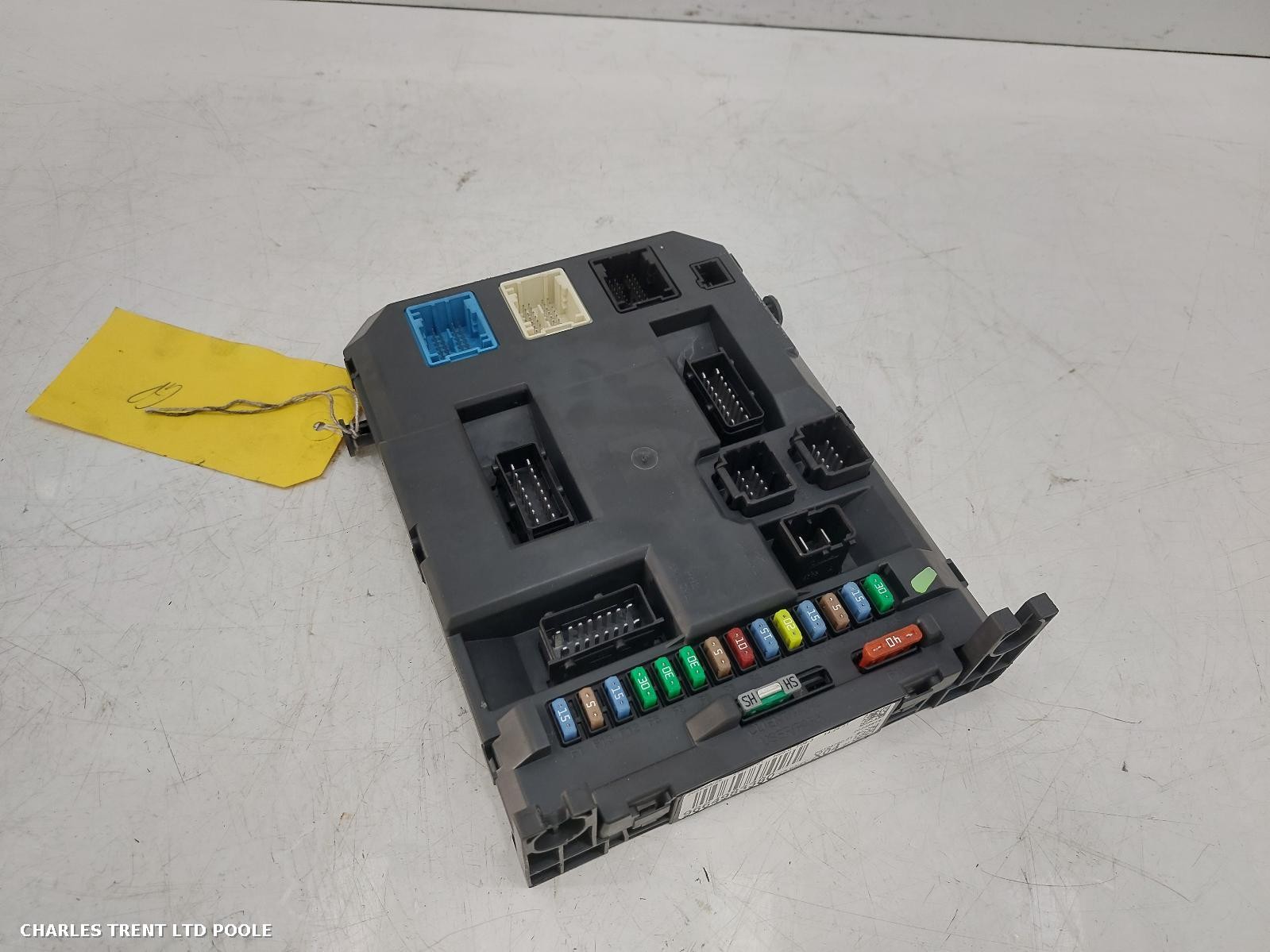 2009 - PEUGEOT - 207 - FUSE BOX