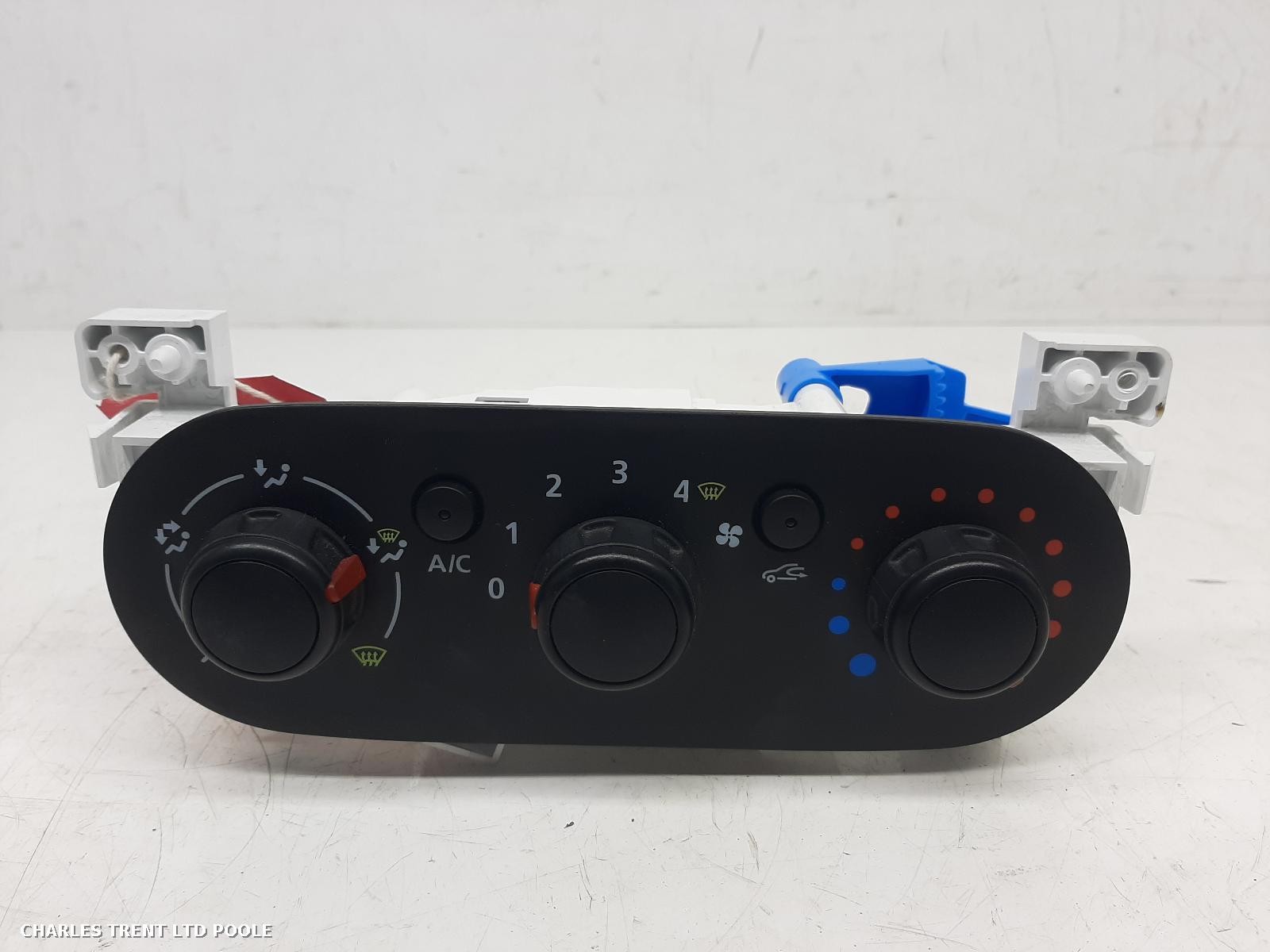 2019 - RENAULT - TRAFIC - HEAT_AC_CONTROLLER