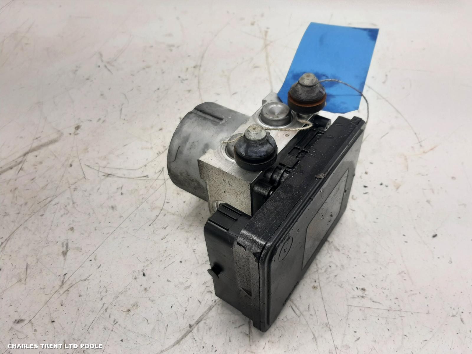 2015 - SUBARU - OUTBACK - ABS PUMP