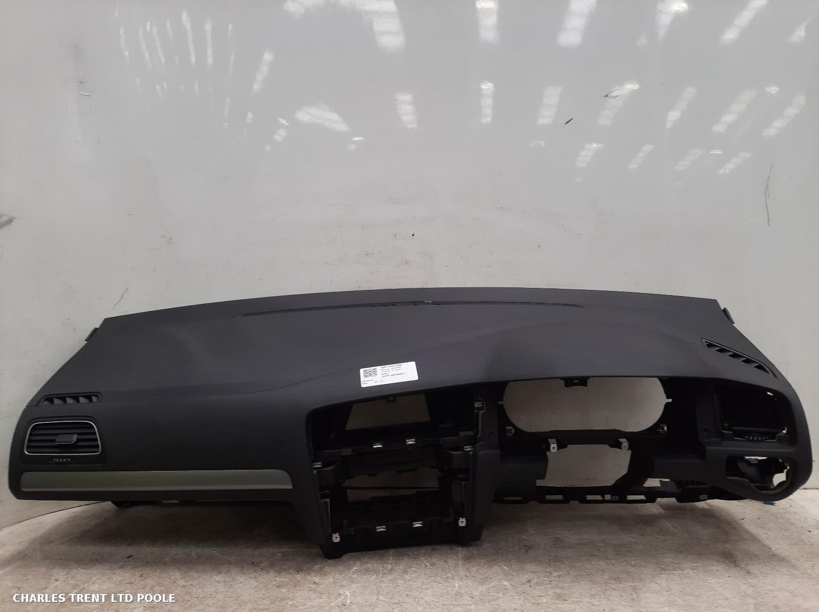 2015 - VOLKSWAGEN - GOLF - DASHBOARD ASSEMBLY