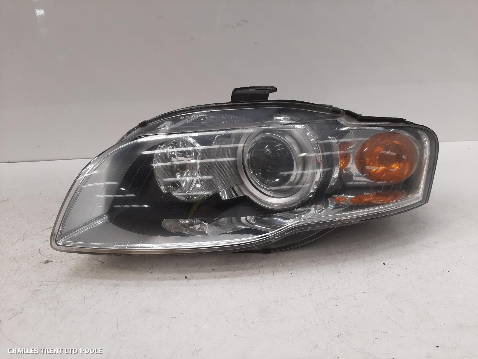 2005 - AUDI - A4 - HEADLIGHT / HEADLAMP (LEFT / PASSENGER SIDE)