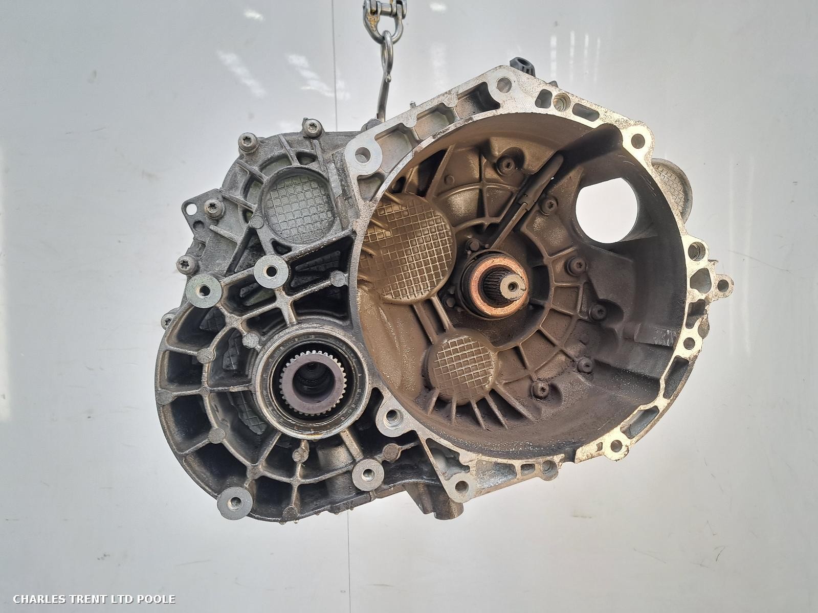 2009 - VOLKSWAGEN - TIGUAN - GEARBOX / TRANSMISSION