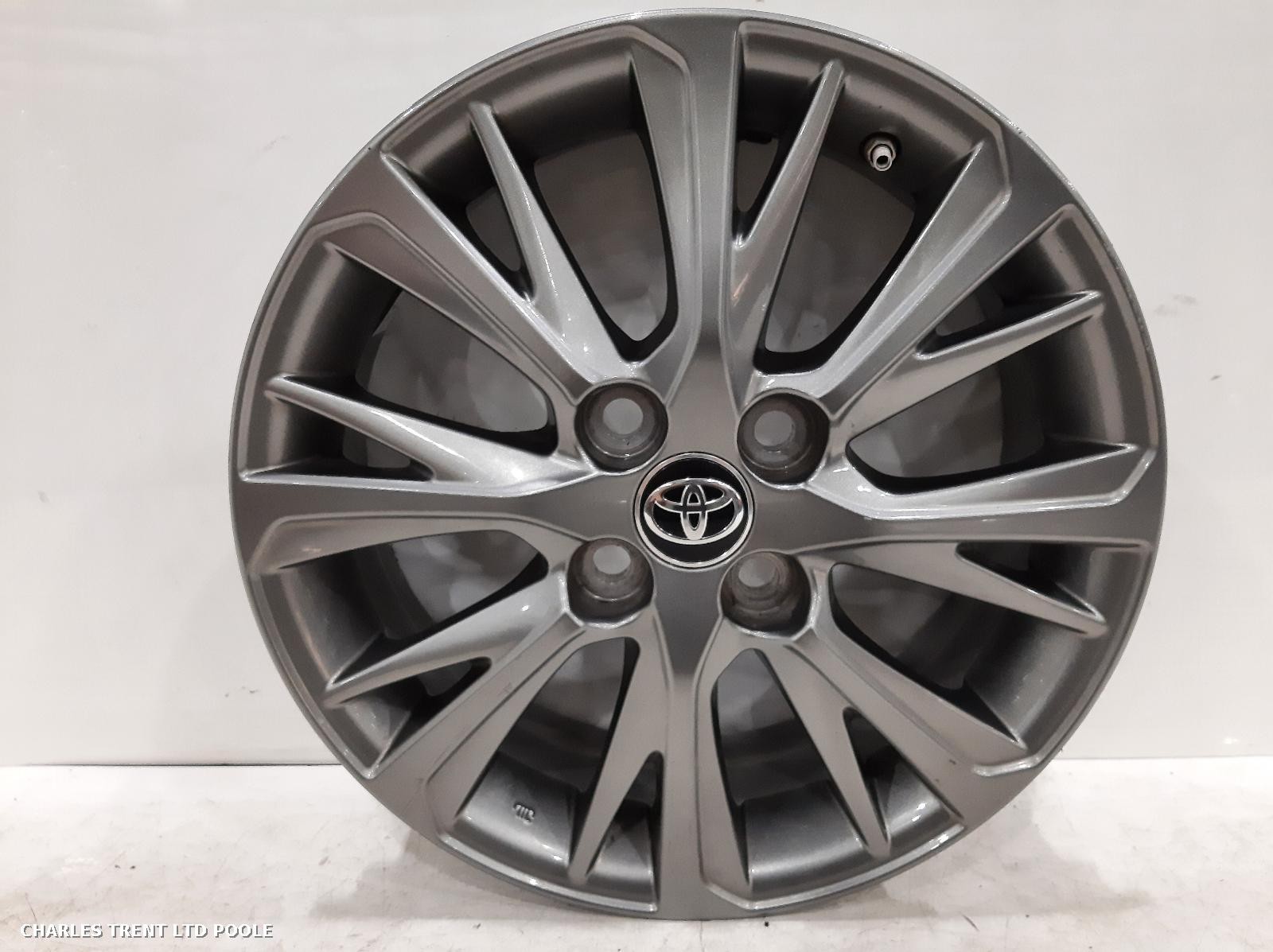 2019 - TOYOTA - YARIS - WHEEL