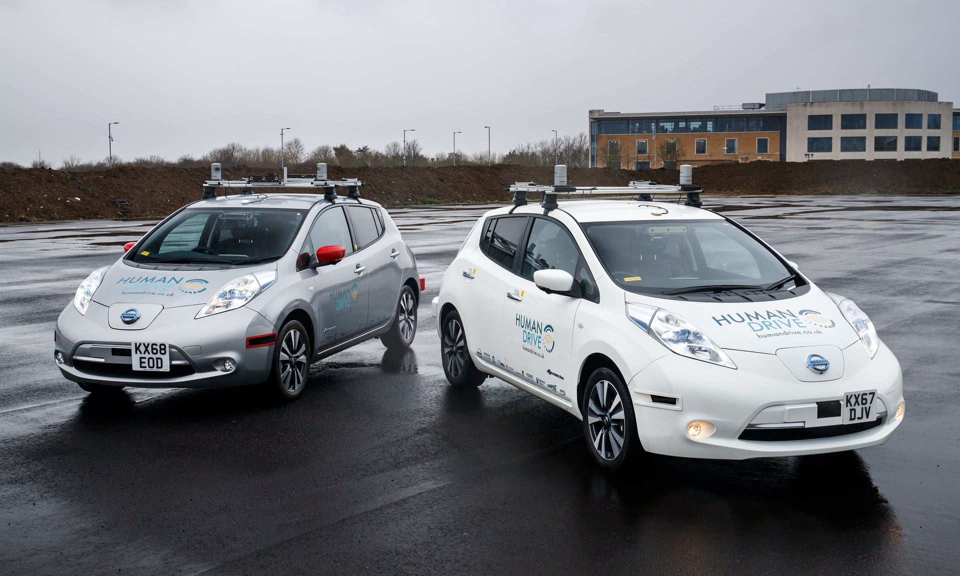 Nissan-Leaf-Self-Driving-Cars